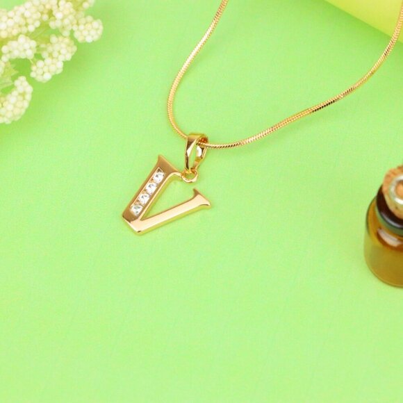 "Rose Gold Letter V Pendant with Sparkling Crystals – Chic Jewelry, XPPT1371 - Picture 12 of 13